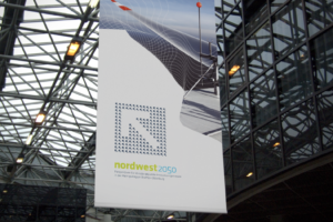 Green Marketing Corporate Design Nordwest 2050 Messedesign Deckenhänger